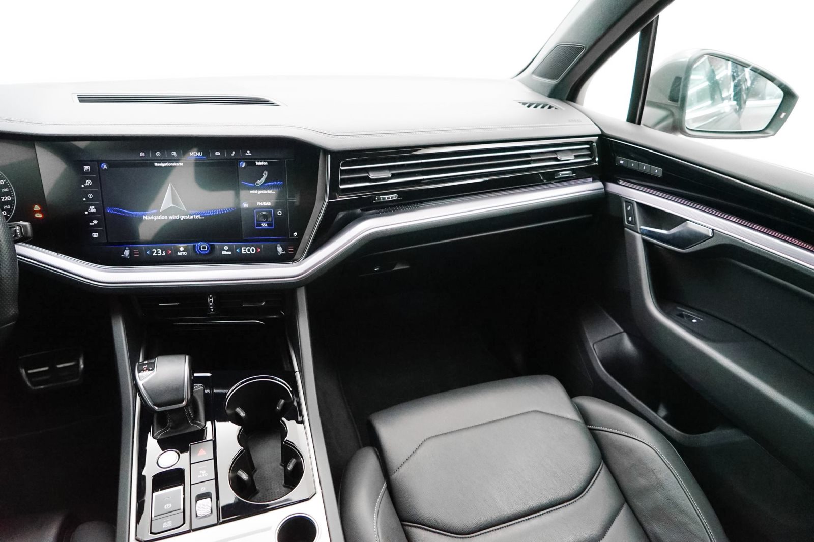 Fahrzeugabbildung Volkswagen Touareg 3.0 V6 TDI 4Motion [R-Line, Navi, ACC, RFK]
