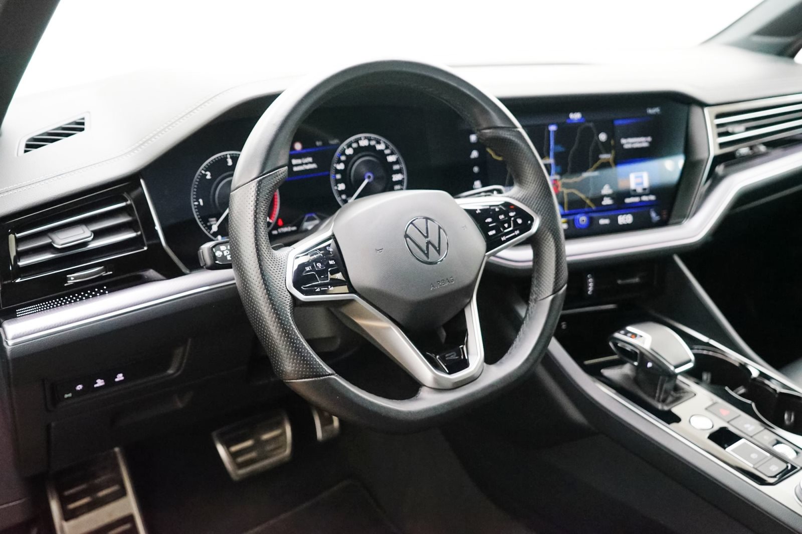 Fahrzeugabbildung Volkswagen Touareg 3.0 V6 TDI 4Motion [R-Line, Navi, ACC, RFK]