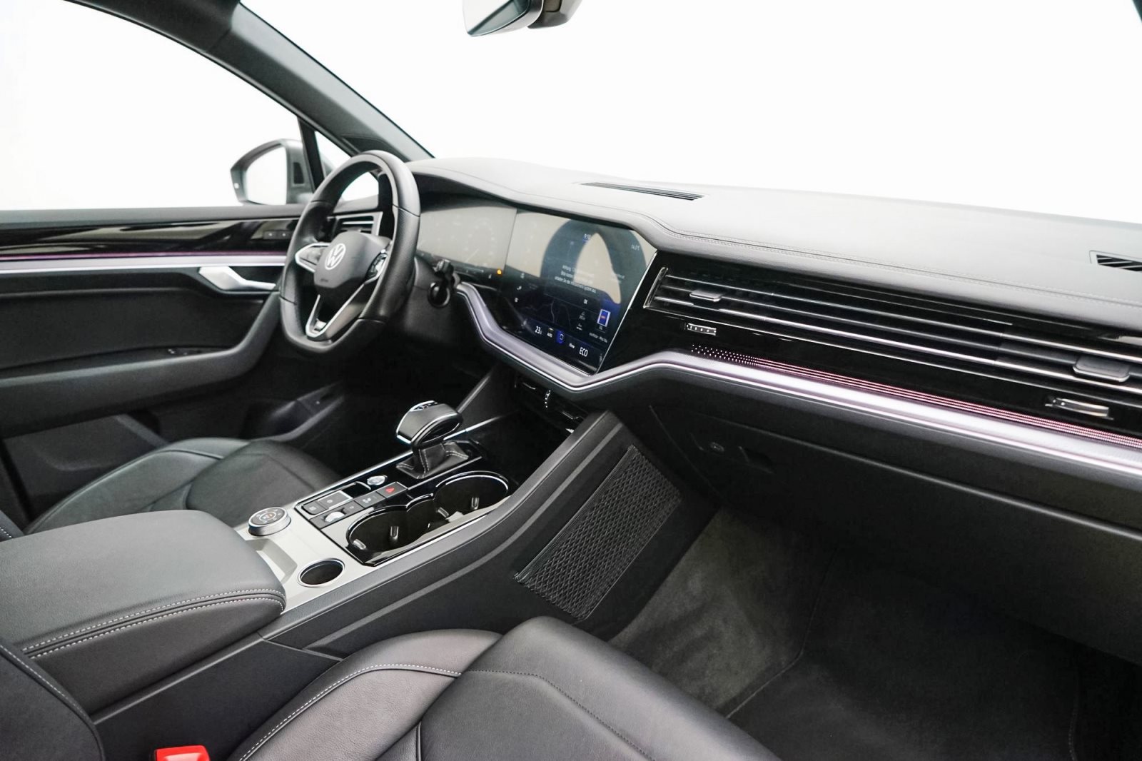 Fahrzeugabbildung Volkswagen Touareg 3.0 V6 TDI 4Motion [R-Line, Navi, ACC, RFK]