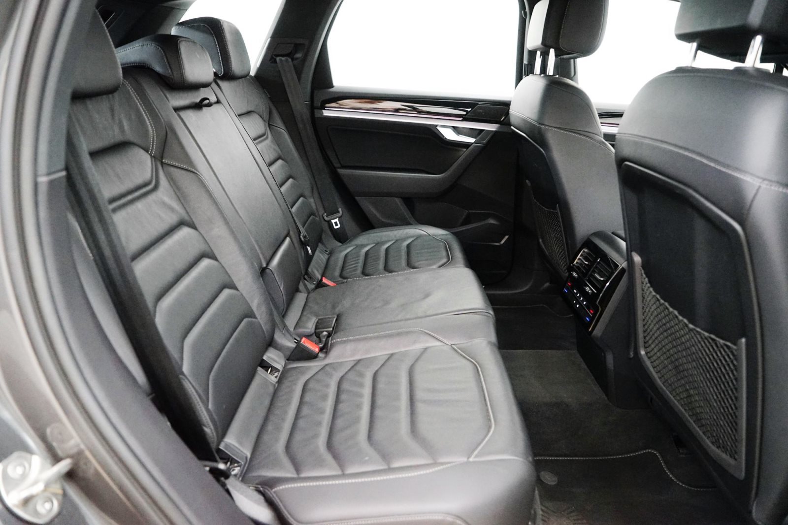 Fahrzeugabbildung Volkswagen Touareg 3.0 V6 TDI 4Motion [R-Line, Navi, ACC, RFK]