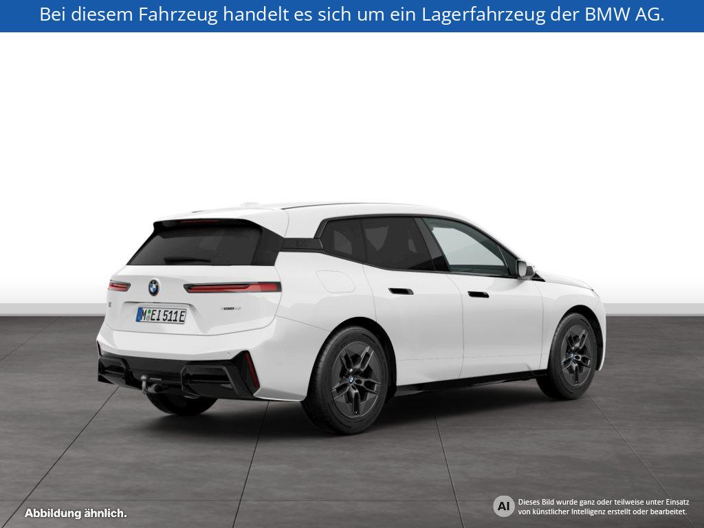Fahrzeugabbildung BMW iX xDrive45