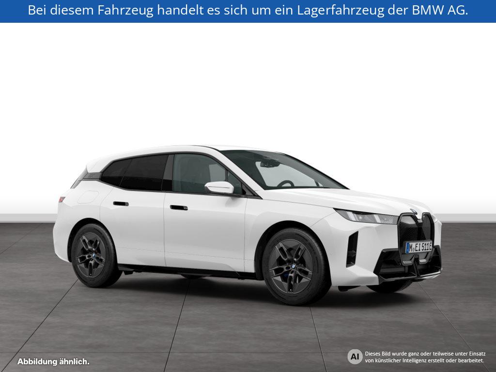 Fahrzeugabbildung BMW iX xDrive45