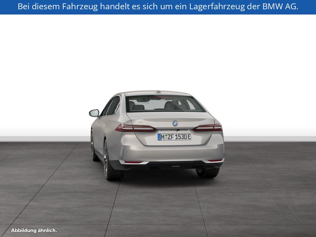 Fahrzeugabbildung BMW 550e xDrive Limousine