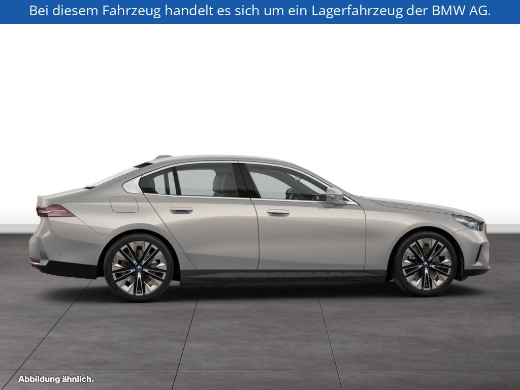 Fahrzeugabbildung BMW 550e xDrive Limousine