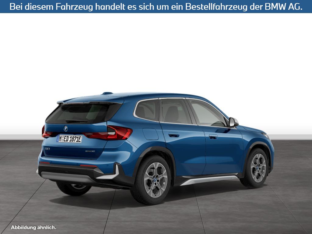 Fahrzeugabbildung BMW iX1 xDrive30