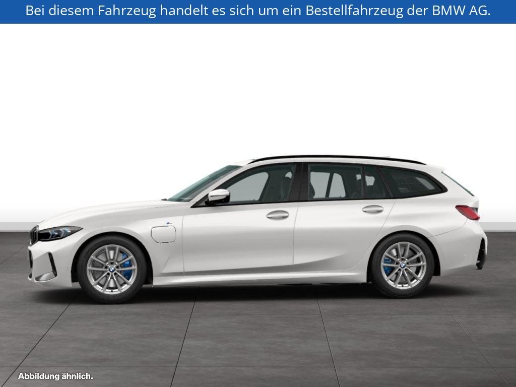 Fahrzeugabbildung BMW 330e Touring