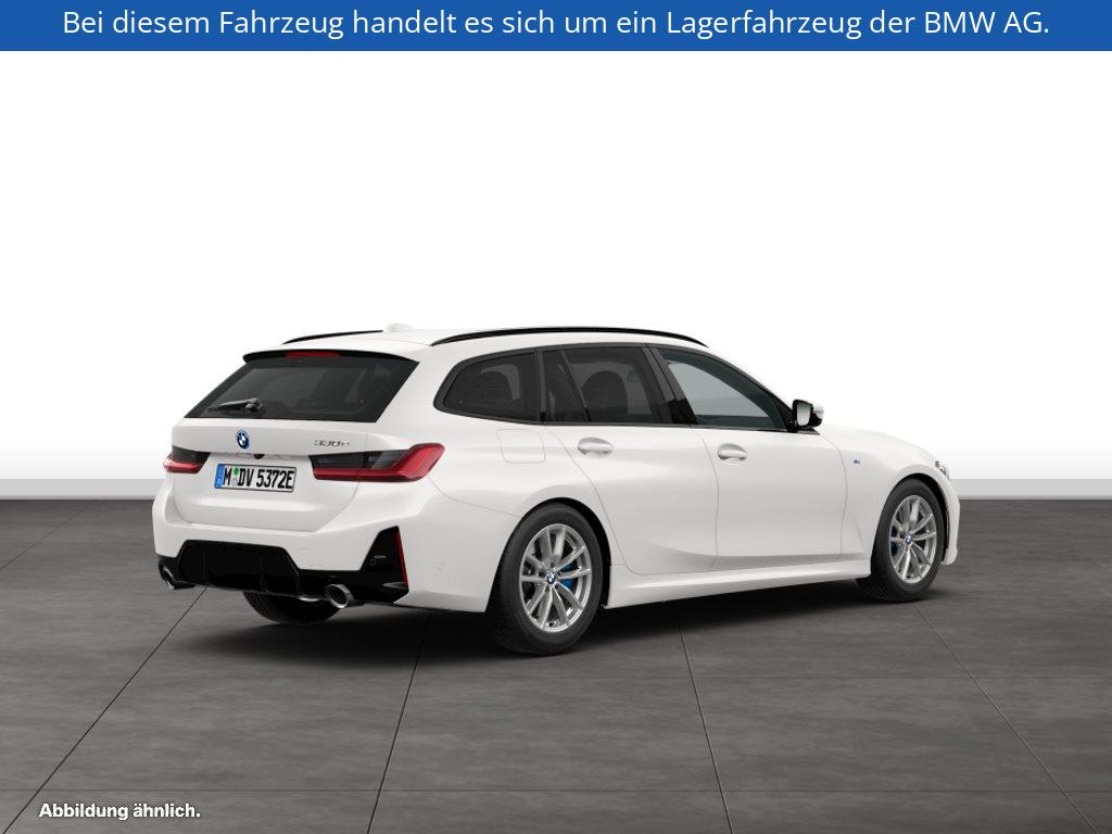 Fahrzeugabbildung BMW 330e Touring
