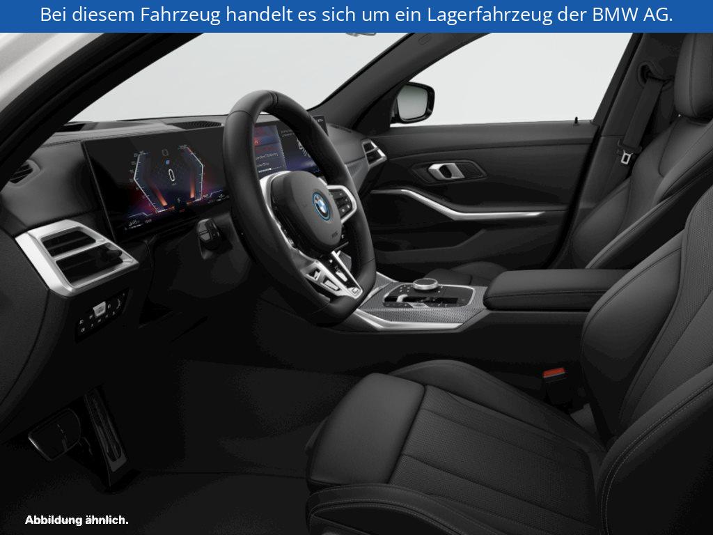 Fahrzeugabbildung BMW 330e Touring