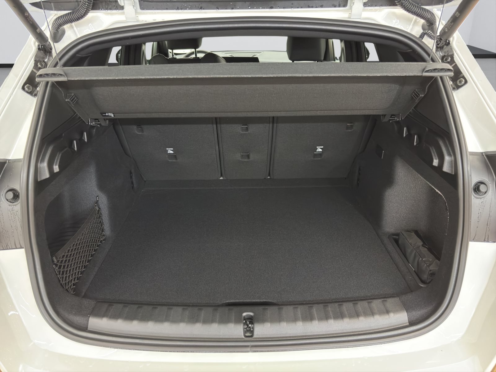 Fahrzeugabbildung BMW iX1 eDrive20 [M Sport Pro, AHK, ACC, 19 LMR, RFK]
