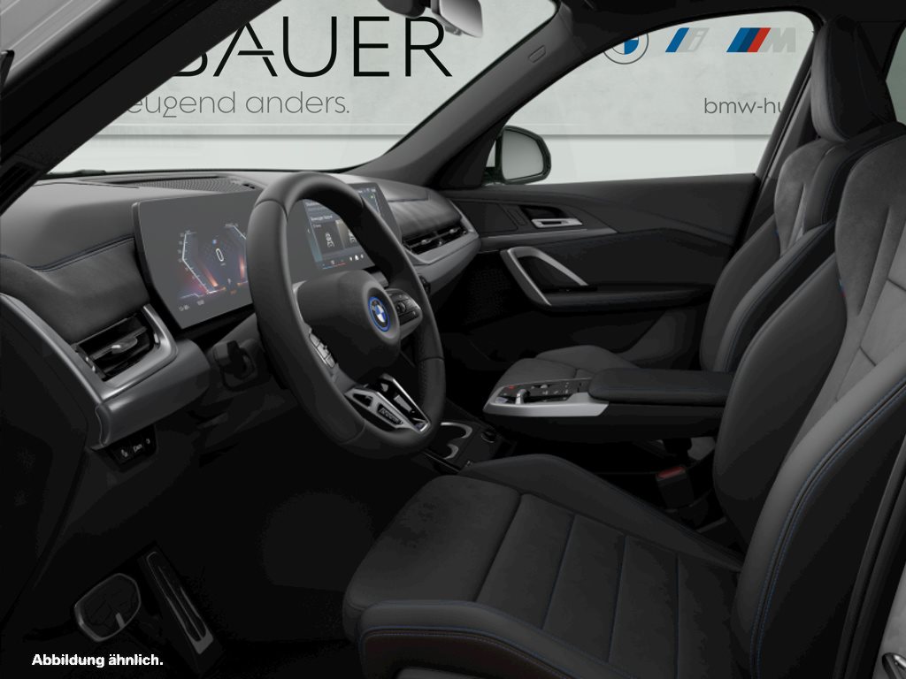 Fahrzeugabbildung BMW iX1 eDrive20 [M Sport Pro, AHK, ACC, 19 LMR, RFK]