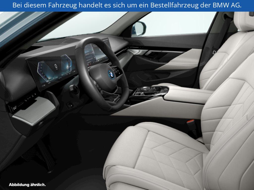 Fahrzeugabbildung BMW i5 eDrive40 Limousine