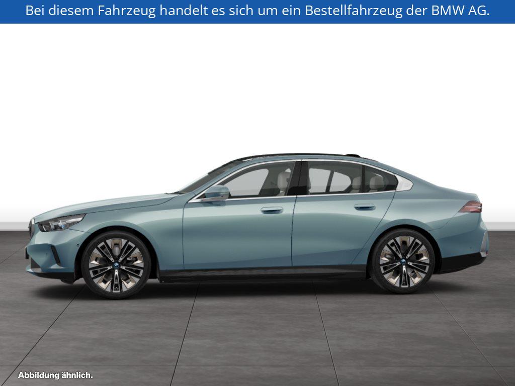 Fahrzeugabbildung BMW i5 eDrive40 Limousine