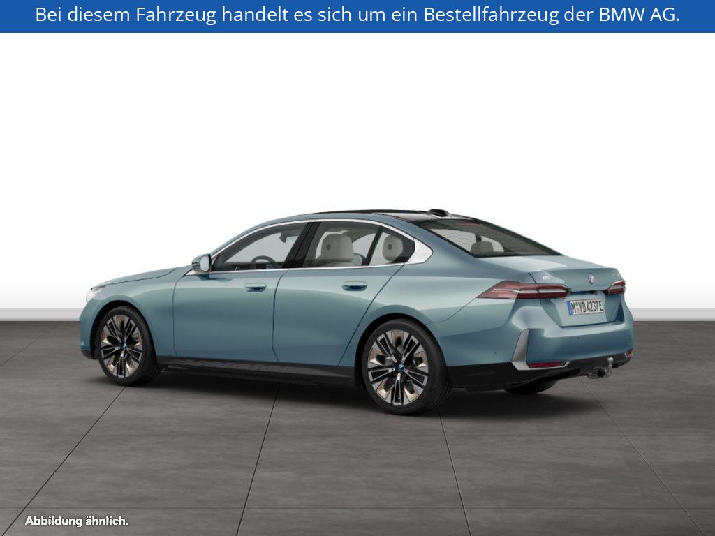 Fahrzeugabbildung BMW i5 eDrive40 Limousine