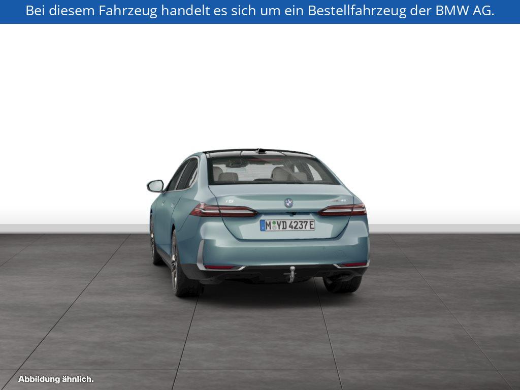 Fahrzeugabbildung BMW i5 eDrive40 Limousine