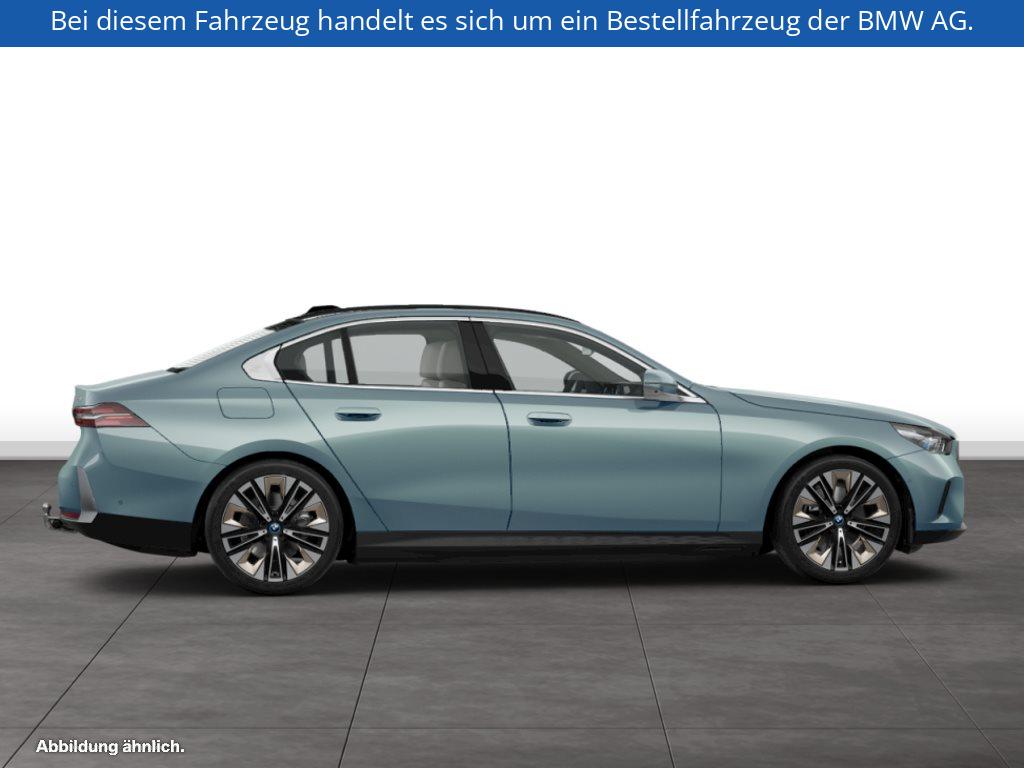 Fahrzeugabbildung BMW i5 eDrive40 Limousine