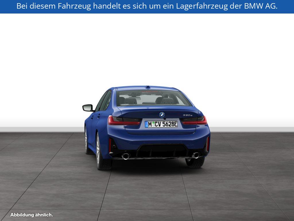 Fahrzeugabbildung BMW 330e Limousine