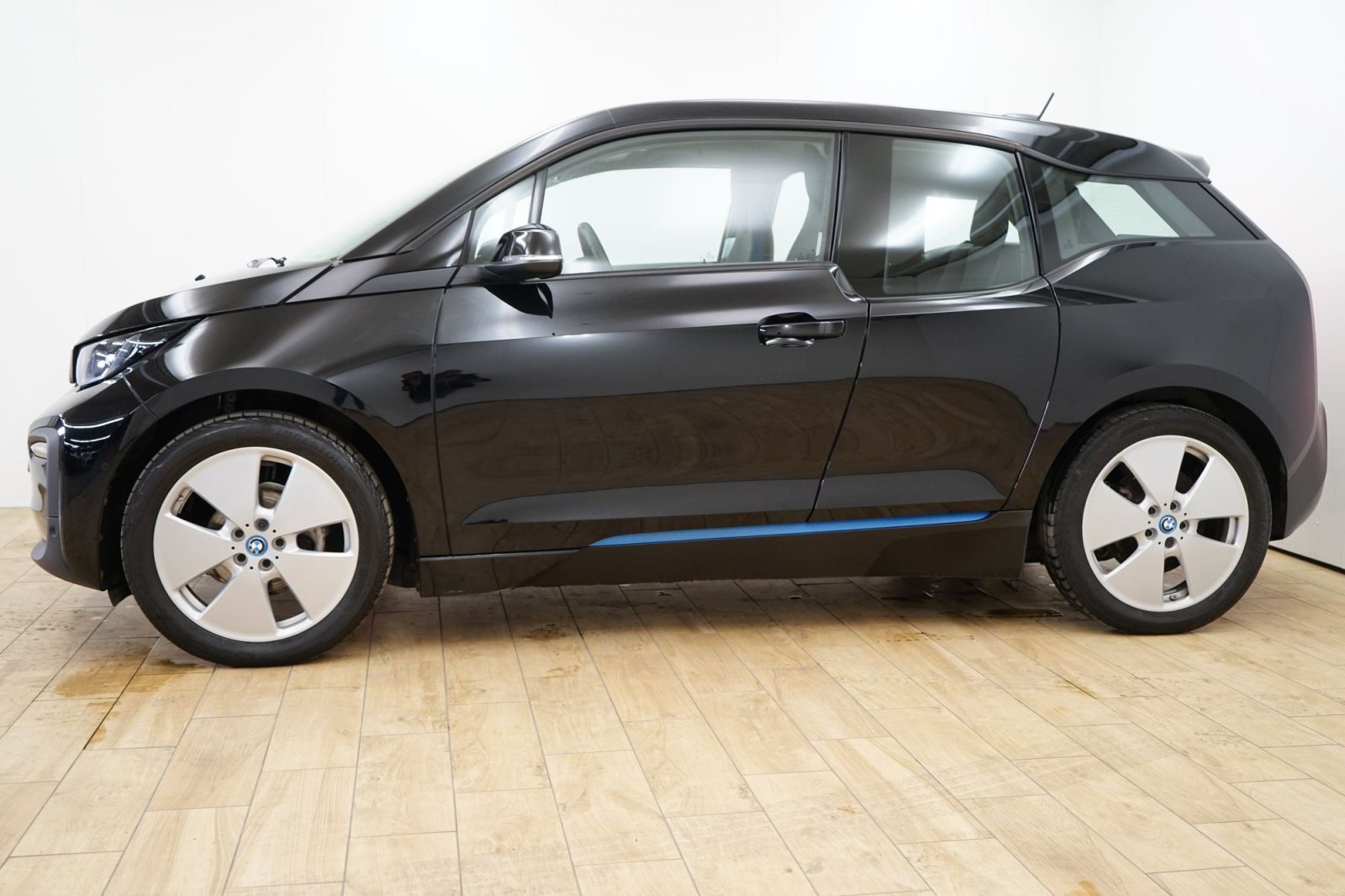 Fahrzeugabbildung BMW i3 120Ah [Navi, RFK, SHZ, PDC, Klimaaut.]