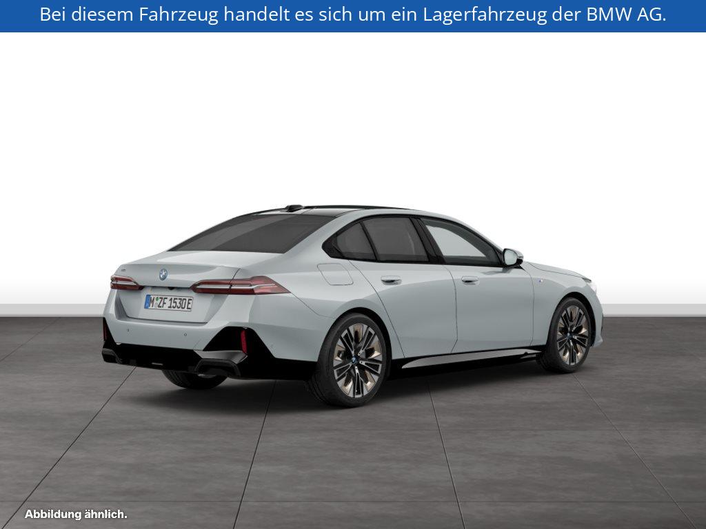 Fahrzeugabbildung BMW 550e xDrive Limousine