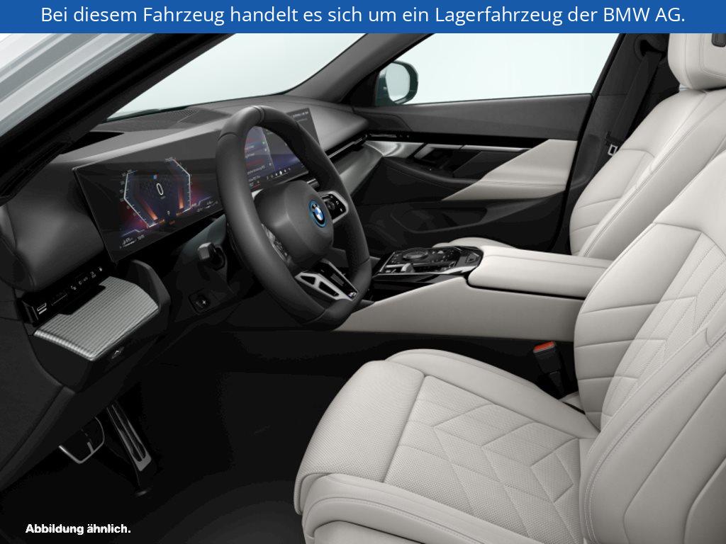 Fahrzeugabbildung BMW 550e xDrive Limousine
