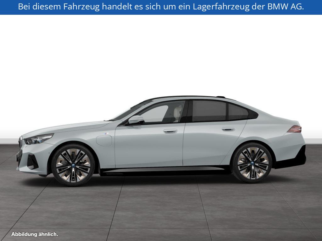Fahrzeugabbildung BMW 550e xDrive Limousine
