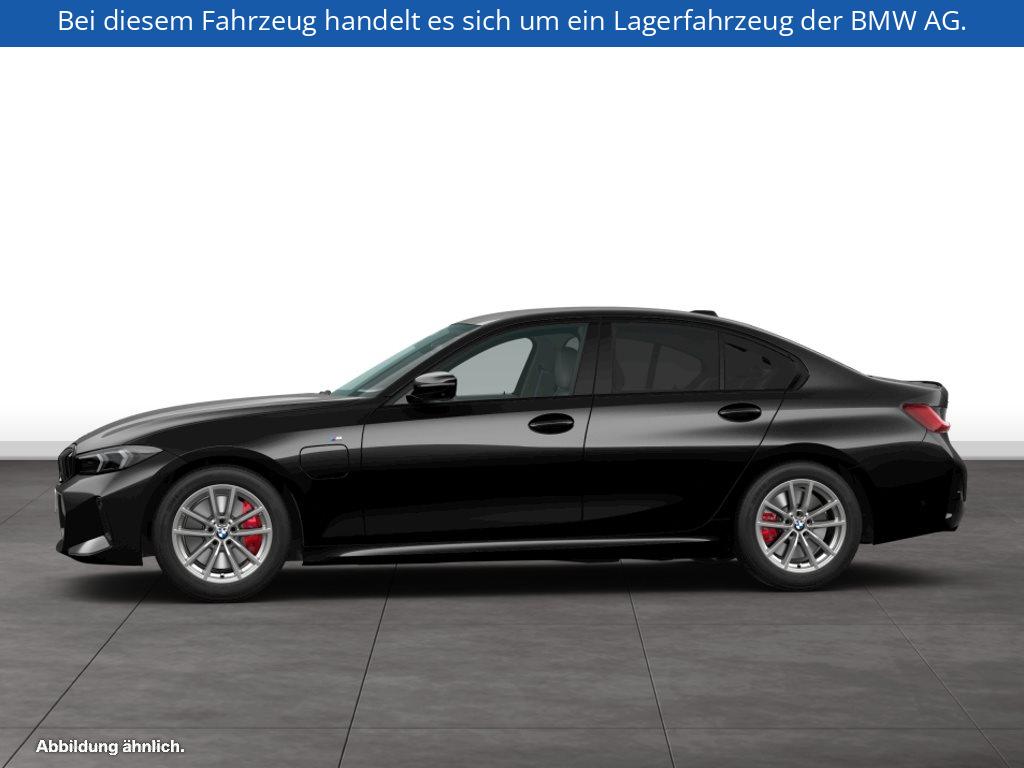 Fahrzeugabbildung BMW 330e xDrive Limousine