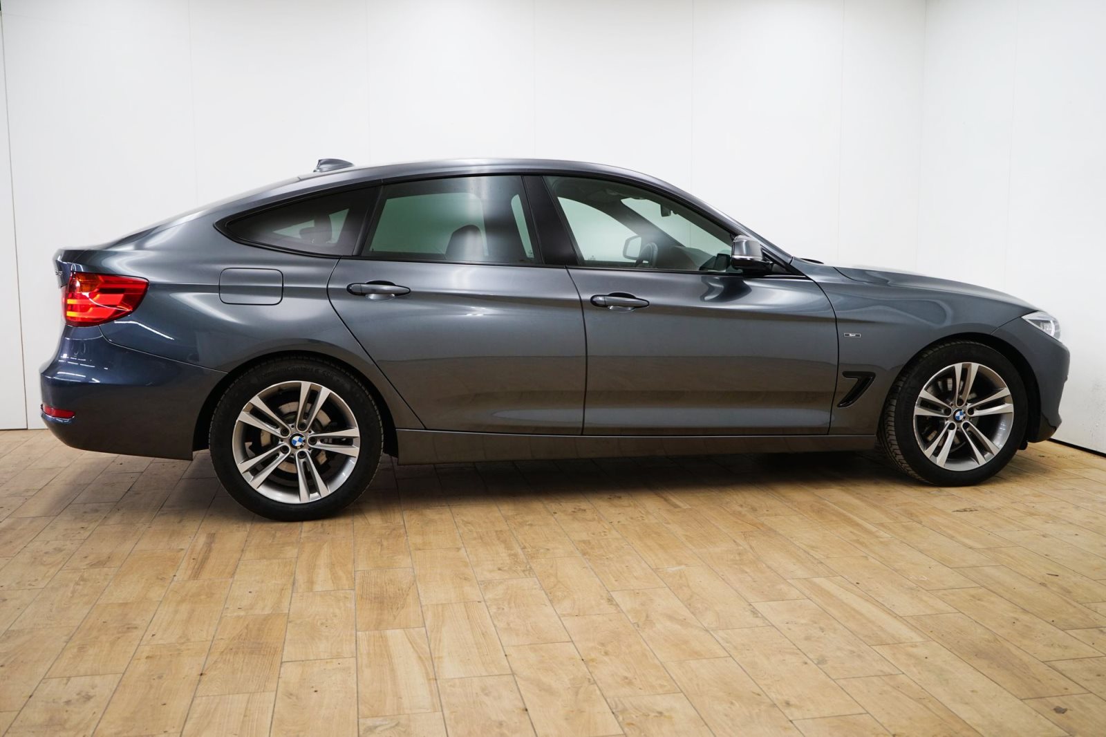 Fahrzeugabbildung BMW 328i Gran Turismo [Sport Line, Navi Prof., RFK]
