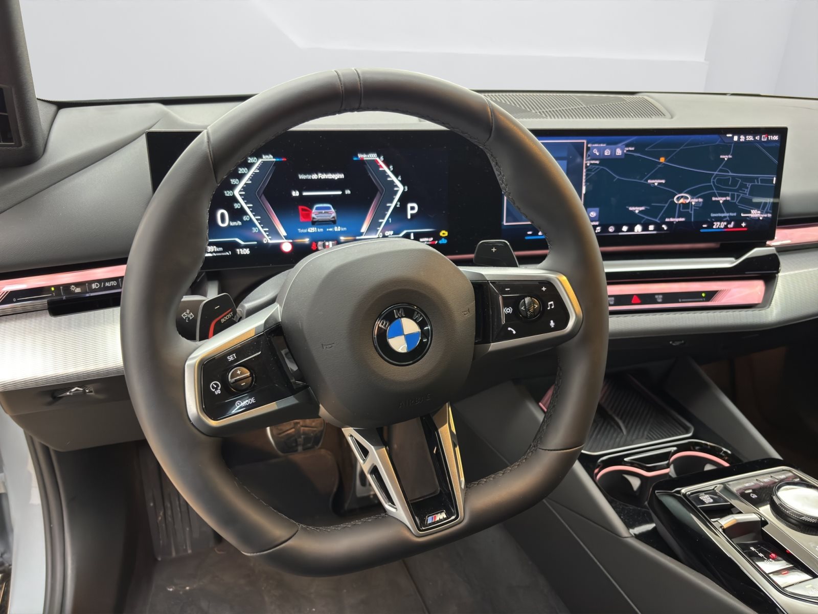 Fahrzeugabbildung BMW 520d Touring [M Sport, AHK, ACC, RFK, h&k Sound]