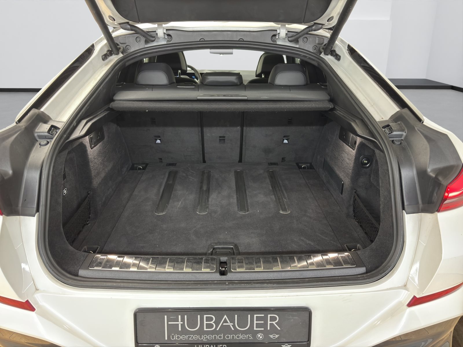 Fahrzeugabbildung BMW X6 xDrive30d [M Sport, DA Prof., HK Sound, AHK]