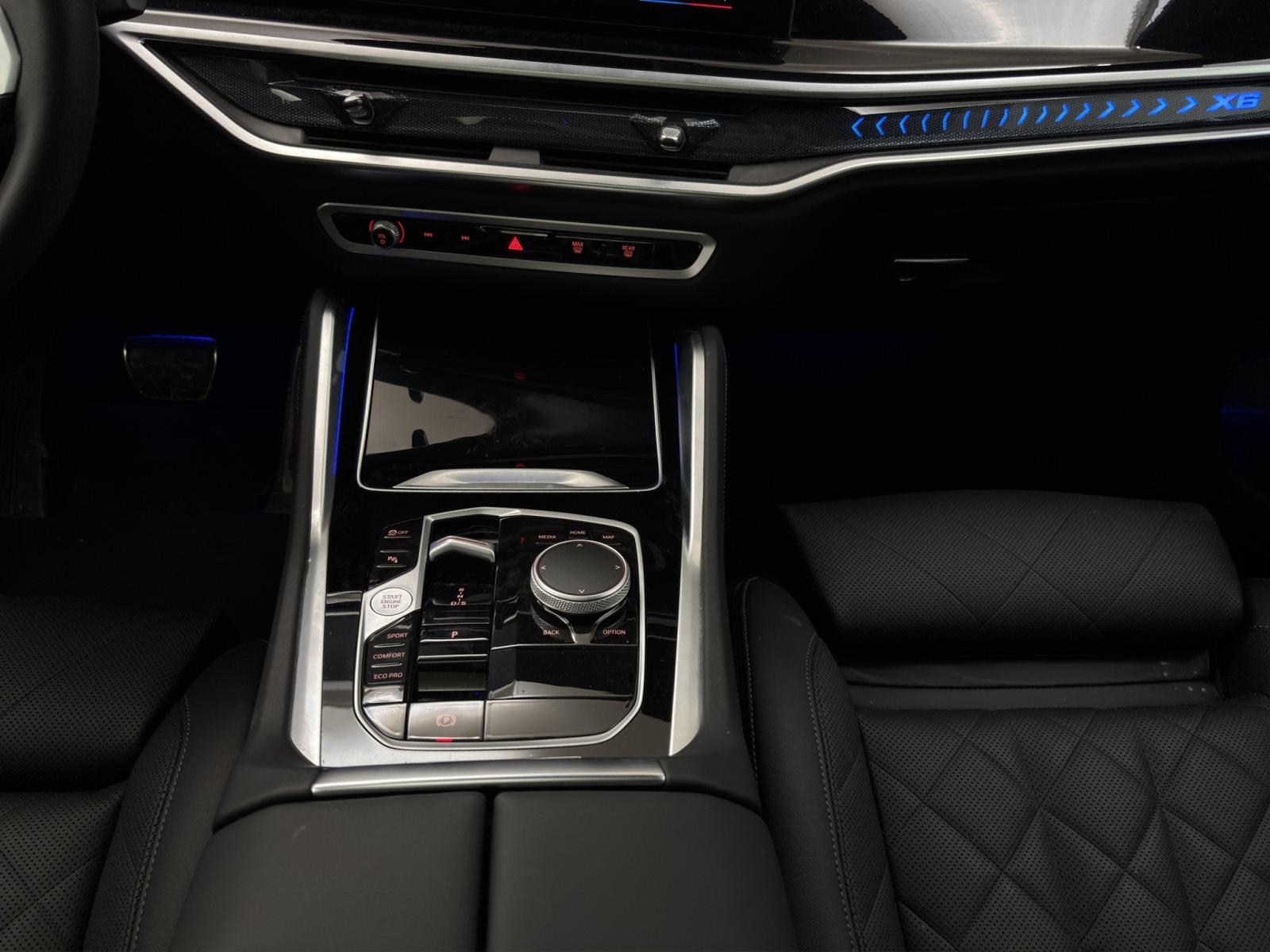 Fahrzeugabbildung BMW X6 xDrive30d [M Sport, DA Prof., HK Sound, AHK]