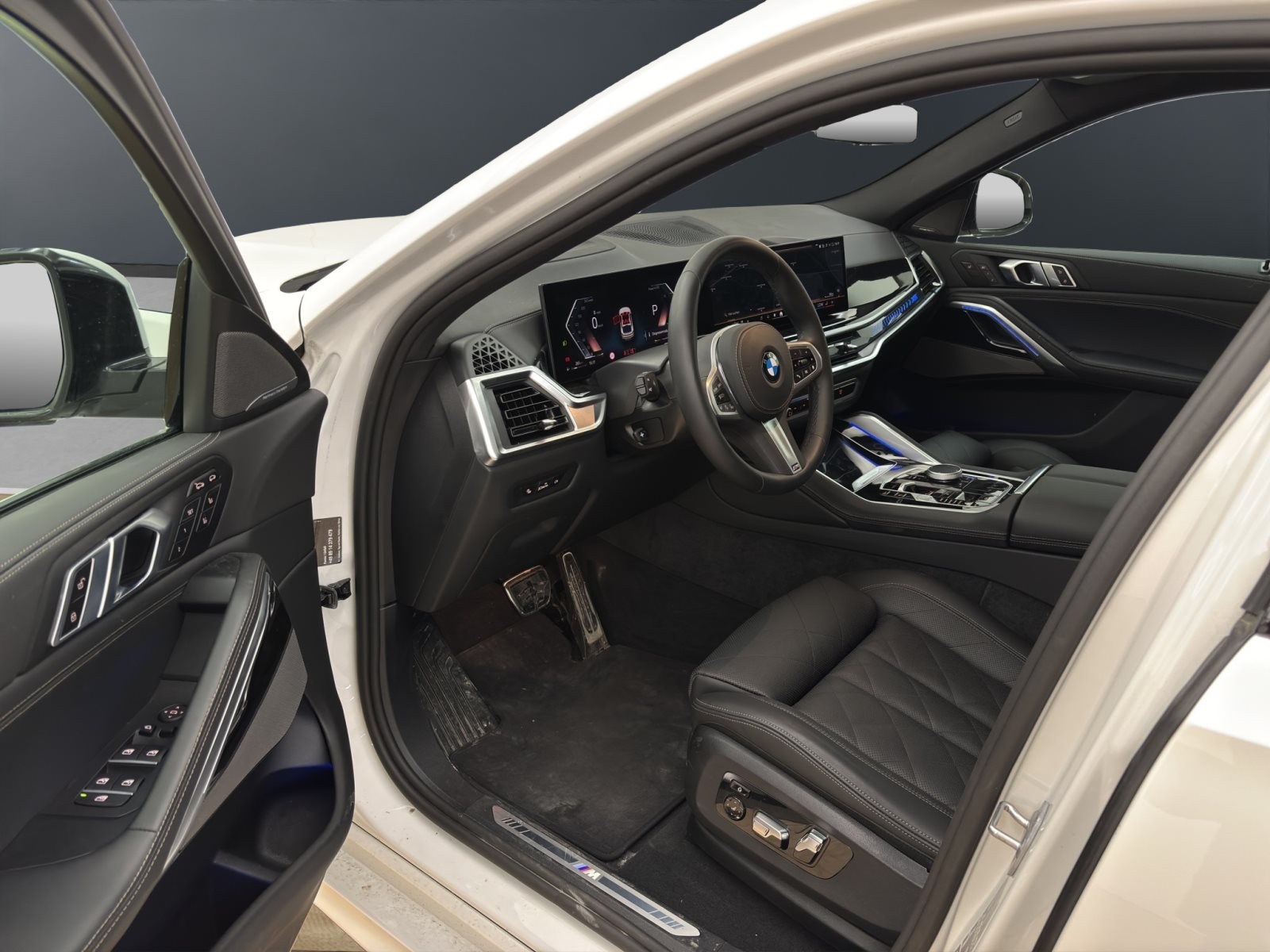 Fahrzeugabbildung BMW X6 xDrive30d [M Sport, DA Prof., HK Sound, AHK]