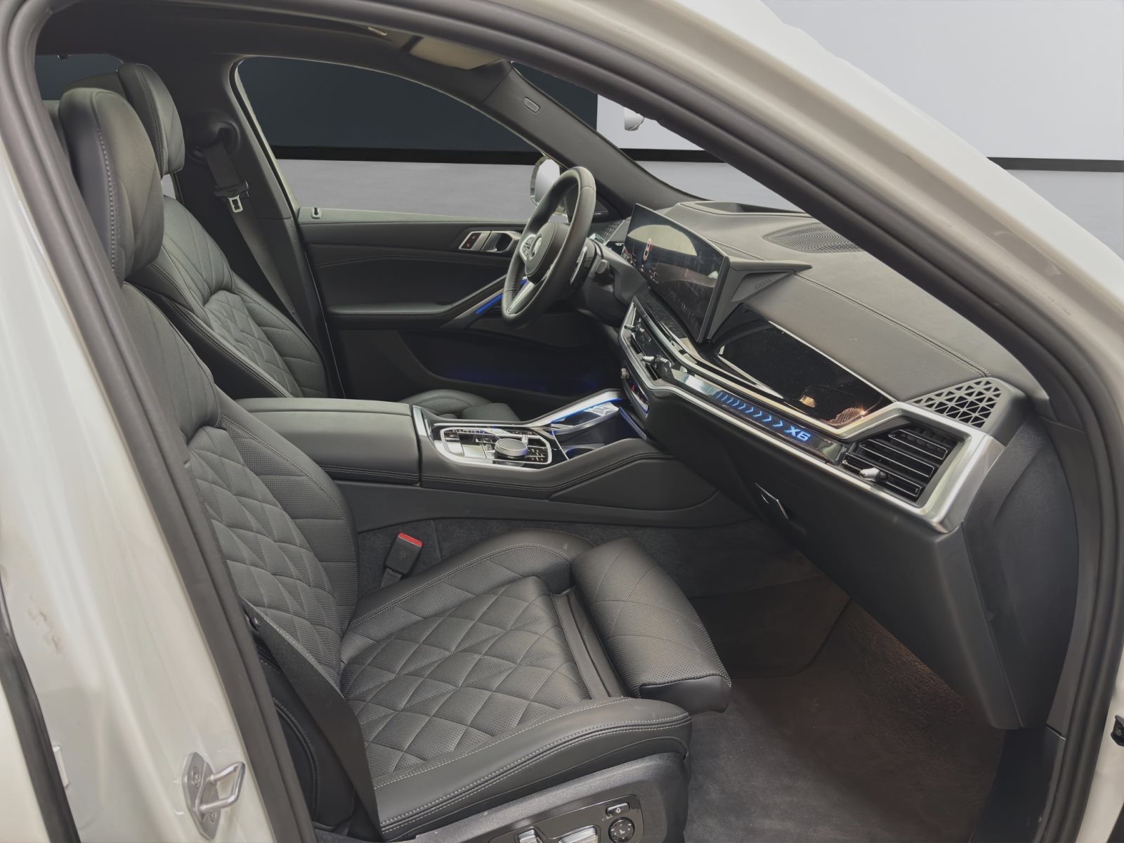 Fahrzeugabbildung BMW X6 xDrive30d [M Sport, DA Prof., HK Sound, AHK]