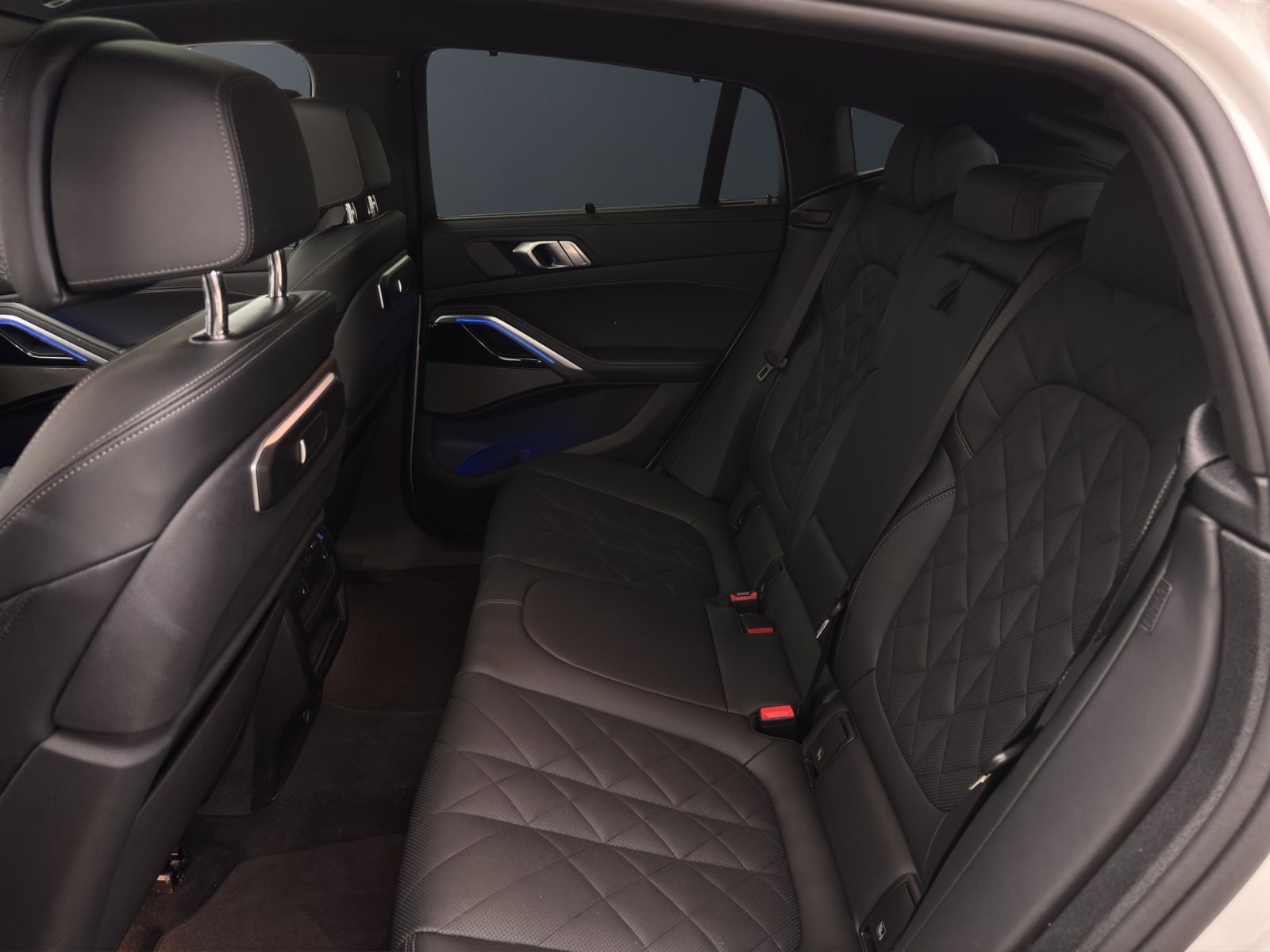 Fahrzeugabbildung BMW X6 xDrive30d [M Sport, DA Prof., HK Sound, AHK]