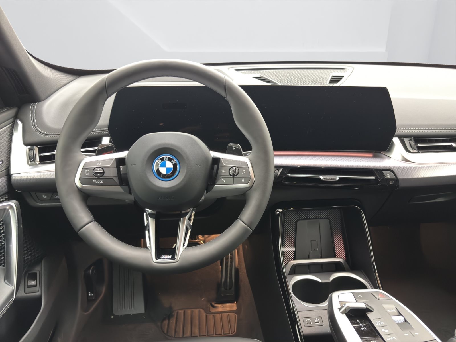 Fahrzeugabbildung BMW X1 xDrive30e [M Sport Pro, HUD, AHK, ACC, 19 LMR]