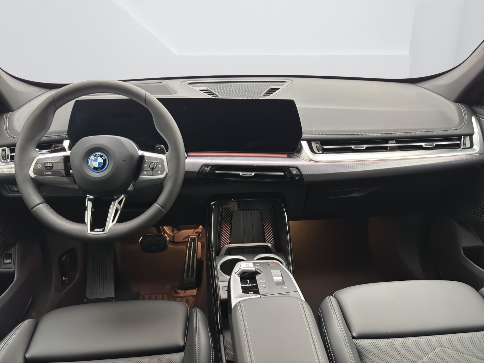 Fahrzeugabbildung BMW X1 xDrive30e [M Sport Pro, HUD, AHK, ACC, 19 LMR]