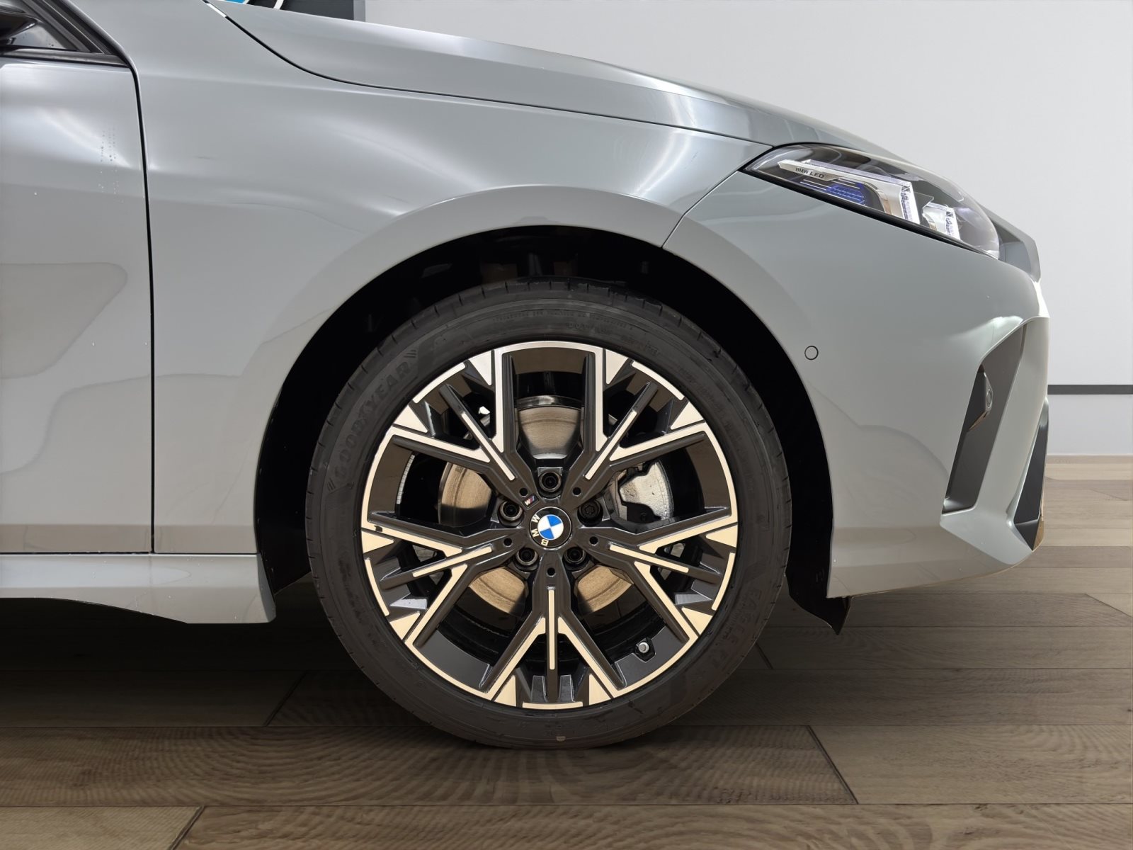 Fahrzeugabbildung BMW 120 [M Sport, Navi, 18 LMR, RFK, SHZ, LED]