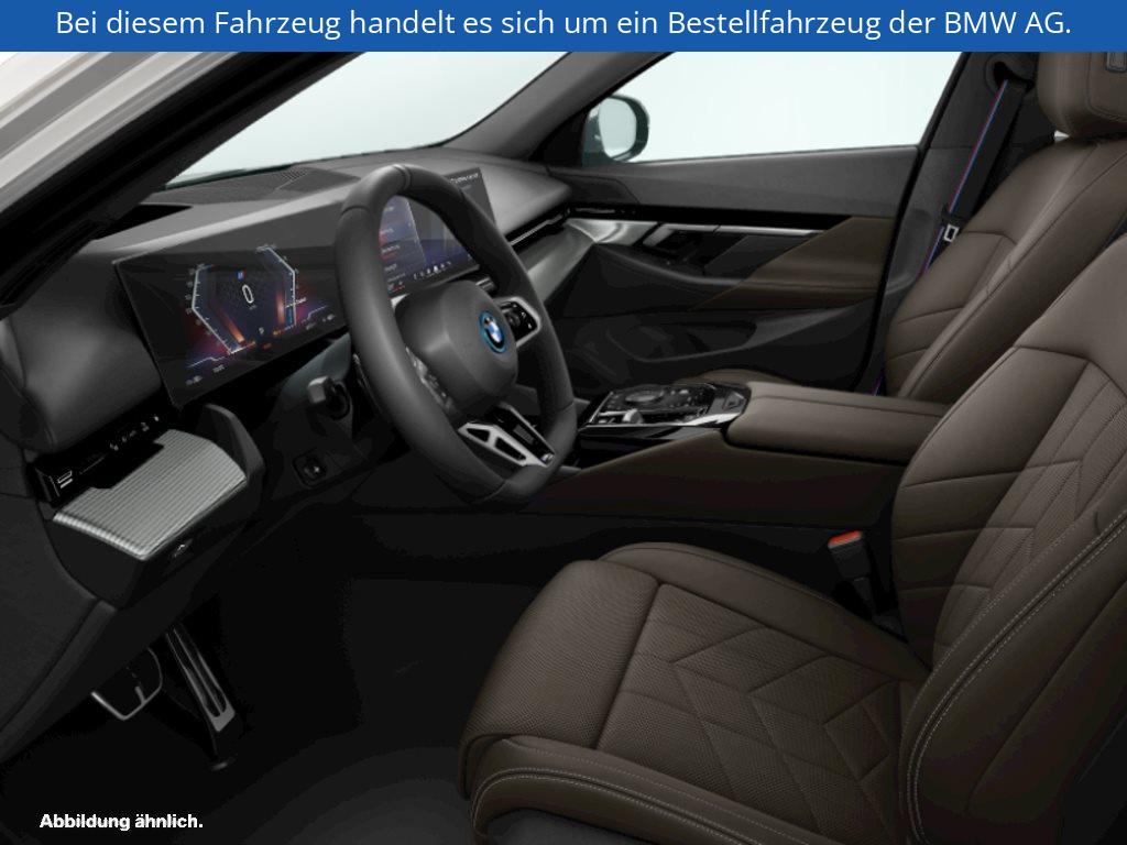 Fahrzeugabbildung BMW i5 eDrive40 Touring