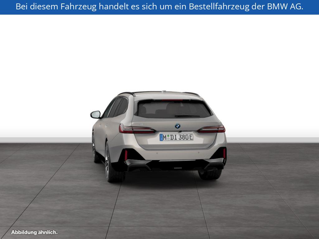 Fahrzeugabbildung BMW i5 eDrive40 Touring