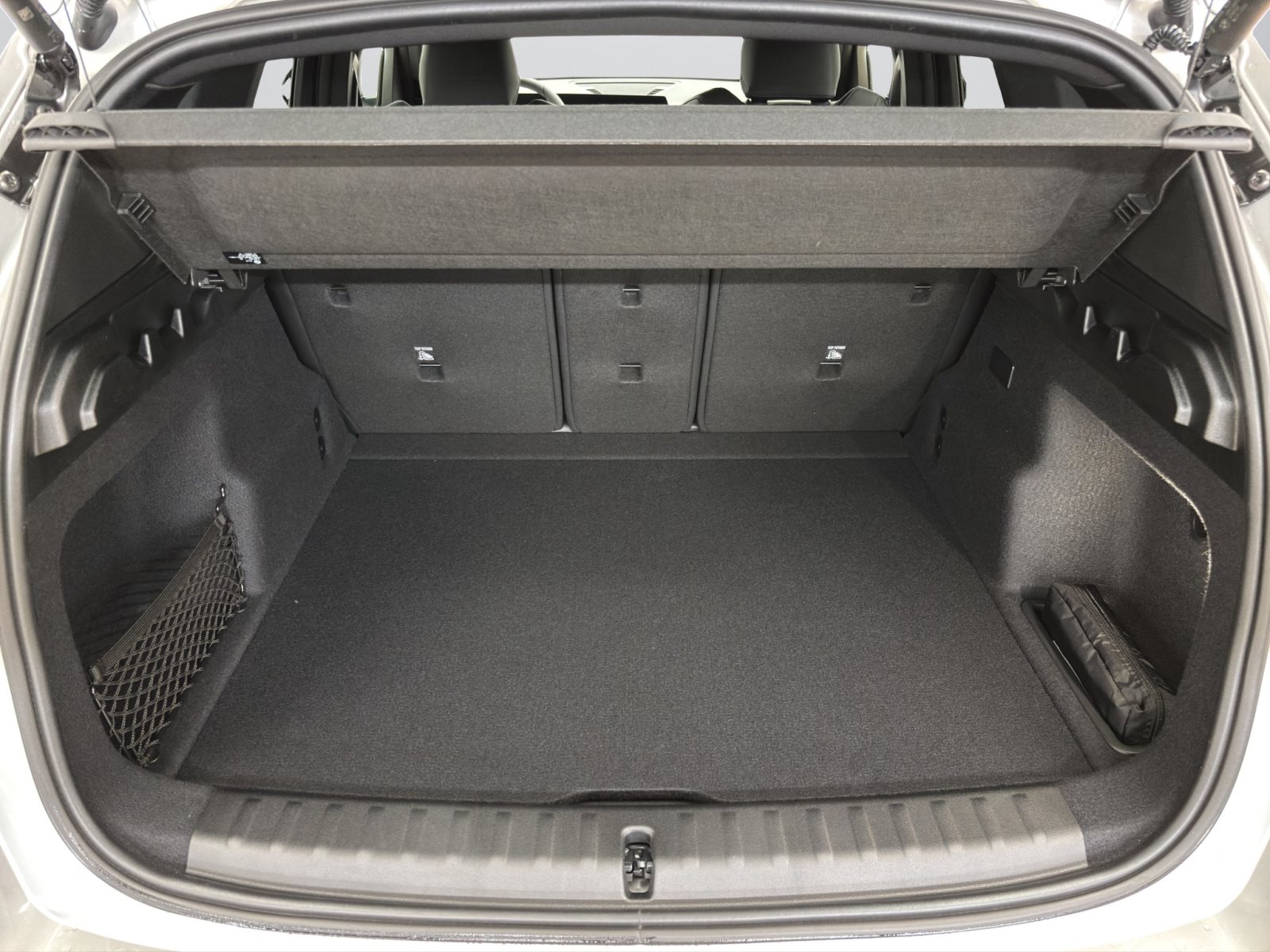Fahrzeugabbildung BMW iX1 eDrive20 [M Sport Pro, AHK, ACC, 19 LMR, RFK]