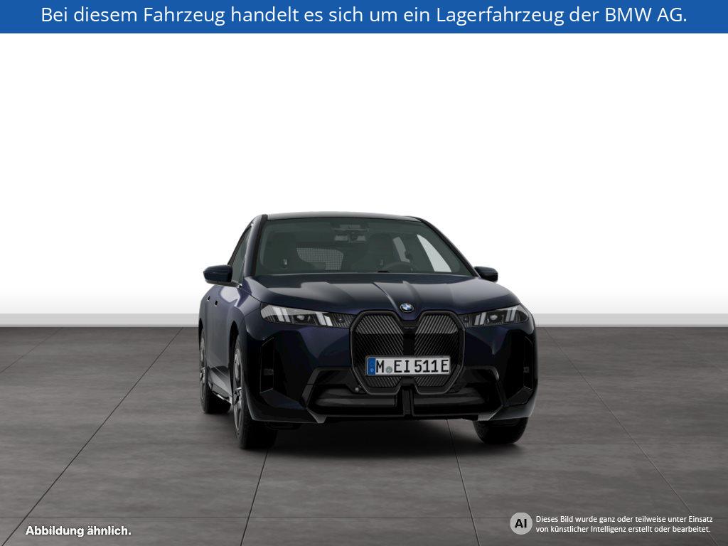 Fahrzeugabbildung BMW iX xDrive45