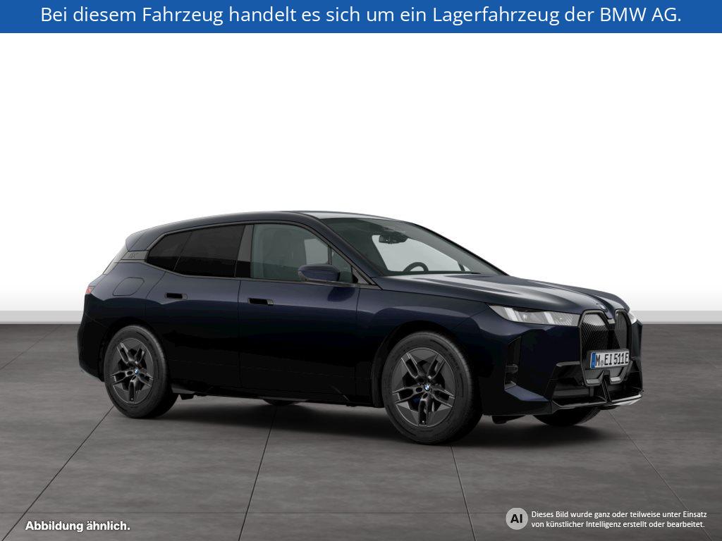 Fahrzeugabbildung BMW iX xDrive45