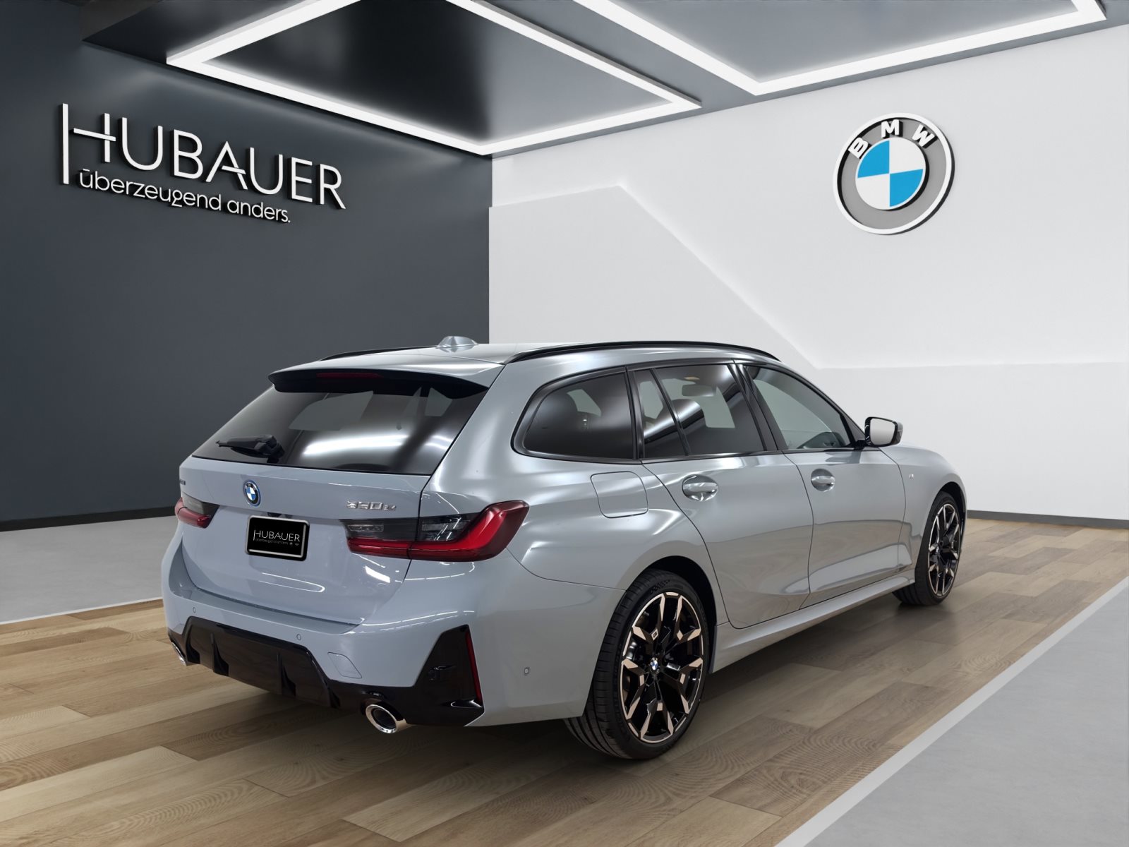 Fahrzeugabbildung BMW 330e xDrive Touring [M Sport, HUD, AHK, ACC, 19 LMR]