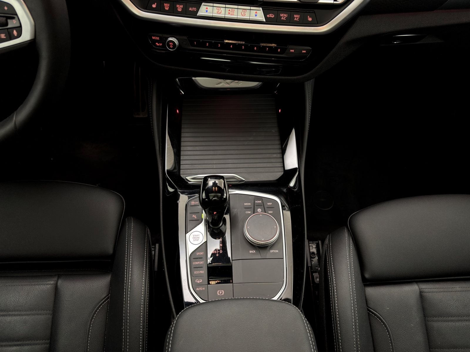 Fahrzeugabbildung BMW X4 xDrive30d [M Sport, Laser, Pano, AHK, ACC]