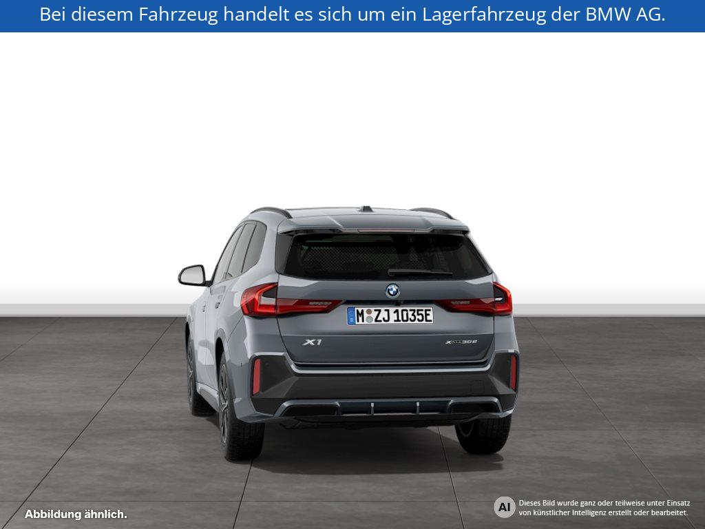 Fahrzeugabbildung BMW X1 xDrive30e