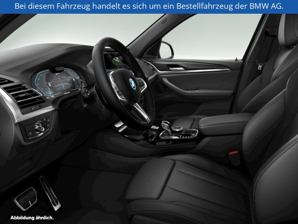 Fahrzeugabbildung BMW X3 xDrive30e