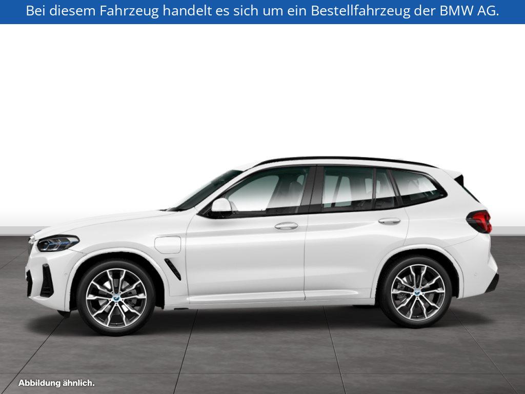 Fahrzeugabbildung BMW X3 xDrive30e