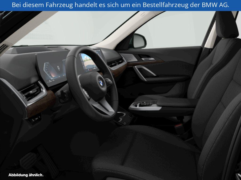 Fahrzeugabbildung BMW X1 sDrive20i
