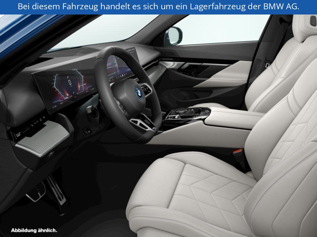 Fahrzeugabbildung BMW i5 xDrive40