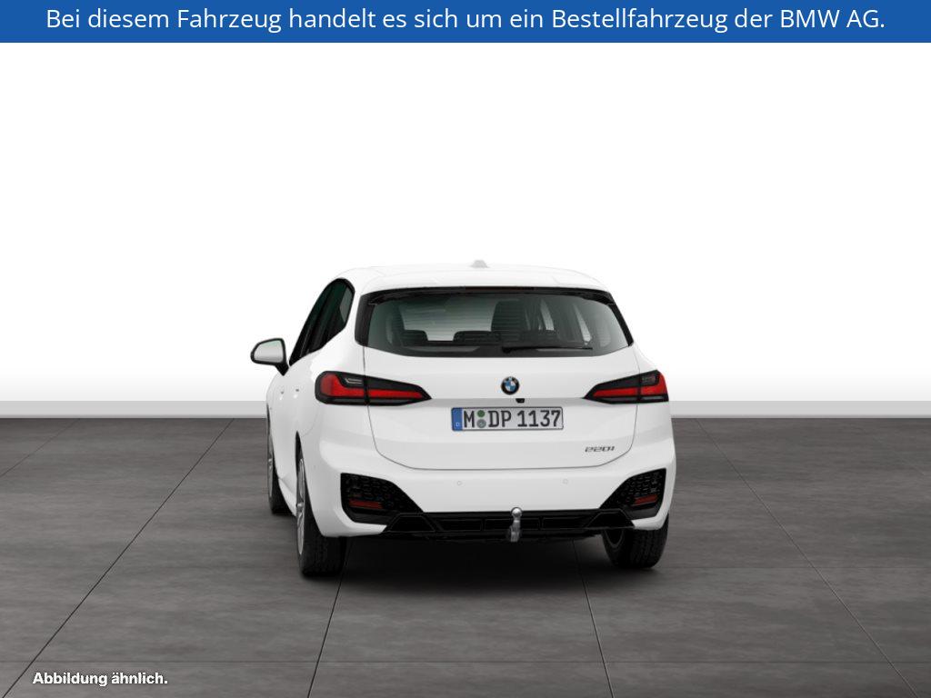 Fahrzeugabbildung BMW 220i Active Tourer