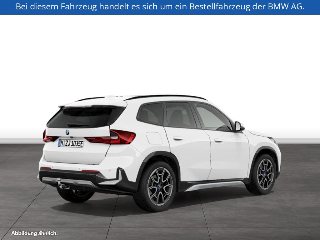 Fahrzeugabbildung BMW X1 xDrive30e
