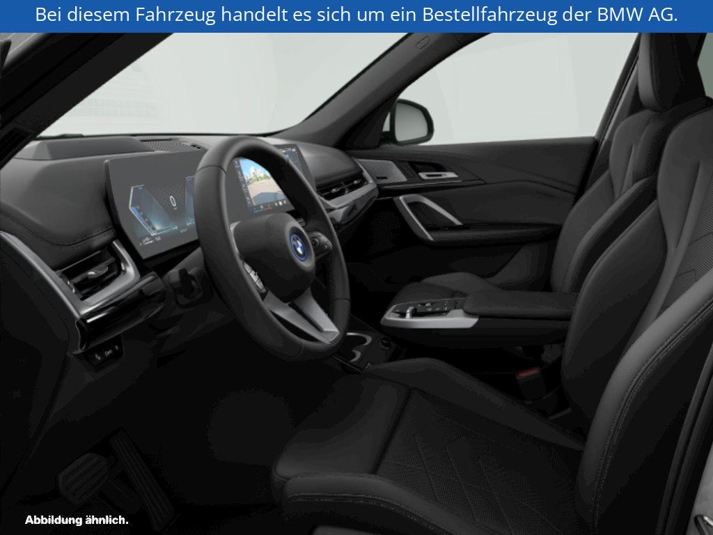 Fahrzeugabbildung BMW X1 xDrive30e
